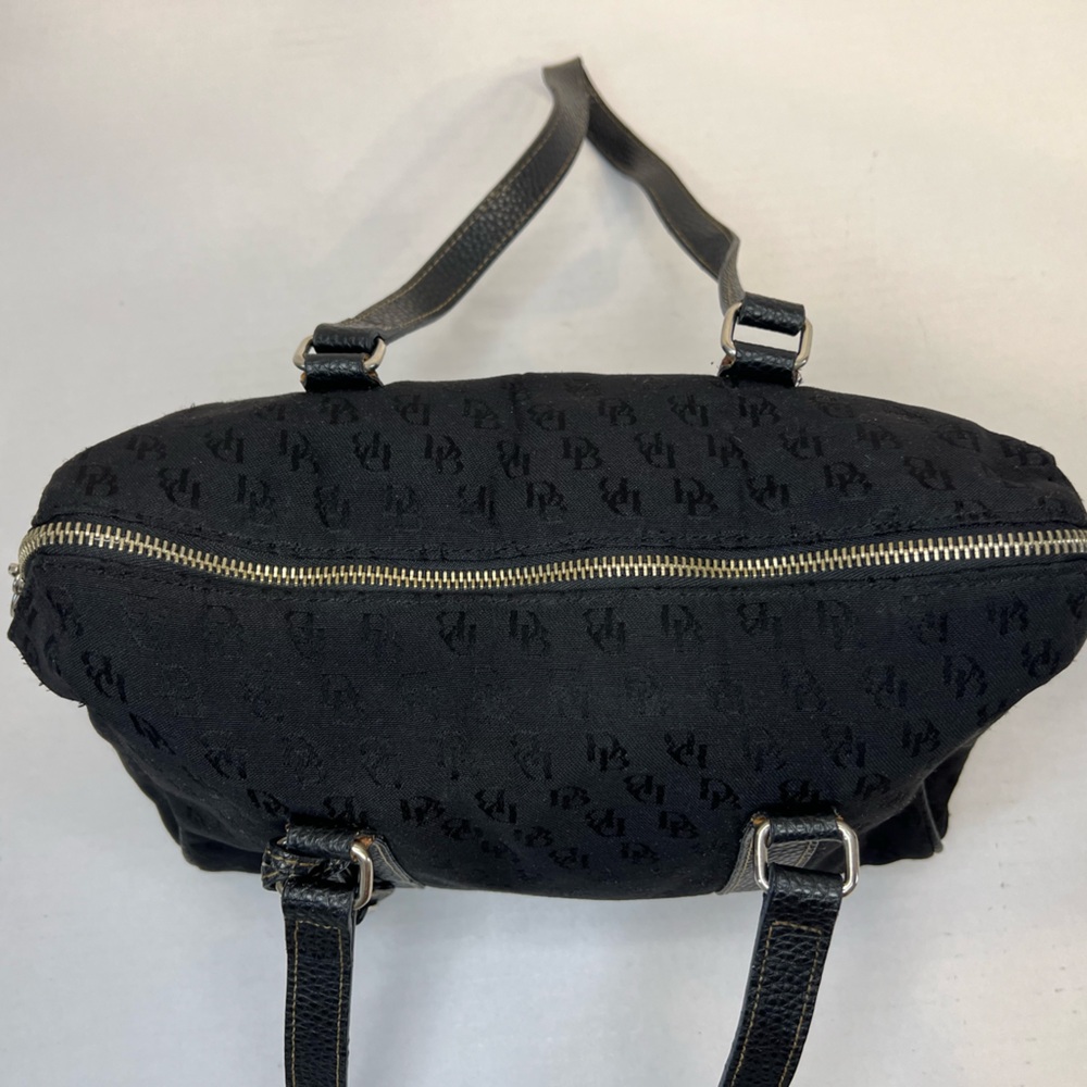 Dooney & Bourke black monogram shoulder bag with black pebbled leather straps - Picture 7 of 16